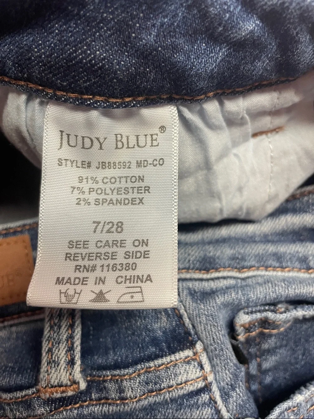 Judy Blue Medium Wash Wide Leg Crop Jeans 7/28.